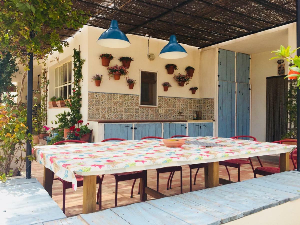 Flores Amarillas B&B Almoharin Bagian luar foto